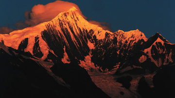 A image mask reveal animation built with modern frontend techniques for responsive and reusable UI.